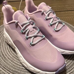2/$20’All in motion girls Athletic Shoes girls size 5 NWT